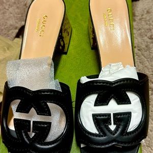Gucci cosmos black leather sandal sz 37